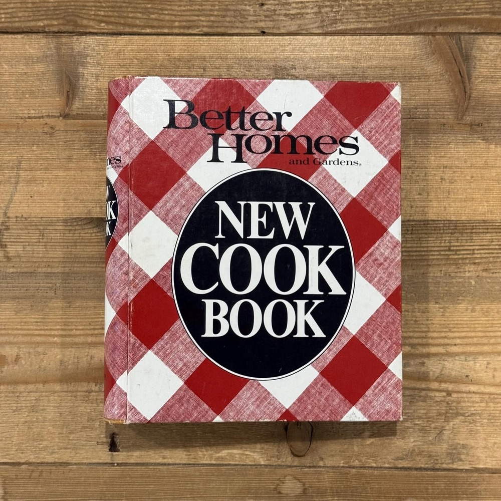 Vintage Better Homes and Gardens Cookbook: 1981 Red Checkered Binder